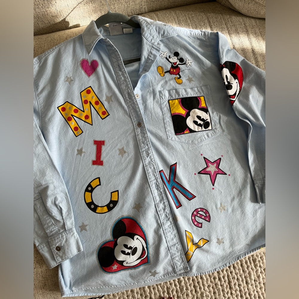 RARE VTG Disney Light Blue Denim Button-Down Shirt w/ Mickey Patches Size M